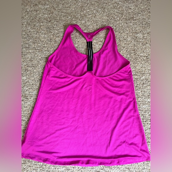 old navy tank top - Picture 2 of 3